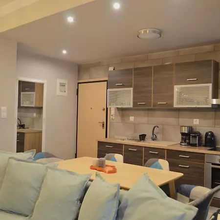 아파트 Thess1home *